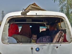 سوريون نزحوا من محافظة درعا يعودون الى بلدتهم بصرى بجنوب غرب سوريا
