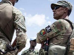 عضو في وحدة حماية رئيس جمهورية افريقيا الوسطى فوستان تواديرا المكونة من شركة أمنية خاصة من "سيوا سيكيورتي" في بيرينغو

عضو في وحدة حماية رئيس جمهورية افريقيا الوسطى فوستان تواديرا المكونة من شركة أمنية خاصة من "سيوا سيكيورتي" في بيرينغو

