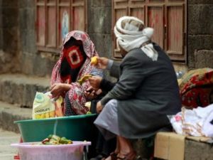 بائع صبار في صنعاء
