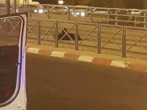 لحظة إطلاق جندي اسرائيلي النار على امرأة في القدس‎