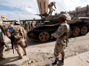 مقاتلون من القوات الموالية للحكومة الليبية التي تدعمها الأمم المتحدة في سرت
