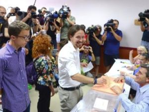 المحافظون يتصدرون نتائج الانتخابات في اسبانيا
