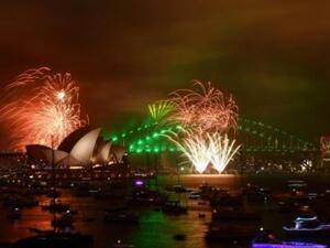عرض العاب نارية مبكر، 3 ساعات قبل منتصف ليل 31 كانون الاول/ديسمبر، فوق خليج سيدني ضمن الاحتفالات بحلول العام 2018
