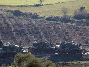 دبابات تركية بالقرب من الحدود مع سوريا
