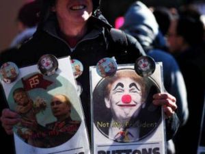 مدن أميركية تستعد لتظاهرات مناهضة لترامب لليوم الثاني

