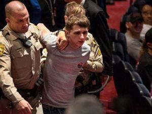 بريطاني أراد قتل ترامب يعلن أنه “سمع أصواتا” دفعته لفعل ذلك