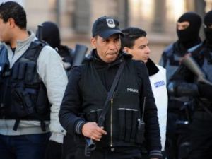 عناصر من الشرطة التونسية
