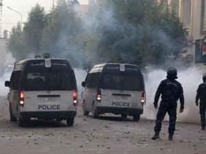 الشرطة تطلق الغاز المسيل للدموع لتفريق متظاهرين في تونس يوم الثلاثاء. تصوير: زبير السويسي

