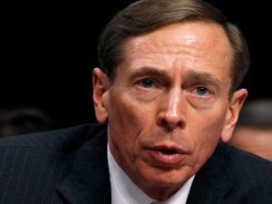 الجنرال المتقاعد ديفيد بتريوس