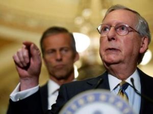 زعيم الأغلبية في مجلس الشيوخ الأمريكي ميتش مكونيل
