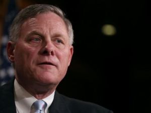 السناتور ريتشارد بور، رئيس لجنة الاستخبارات في مجلس الشيوخ الاميركي