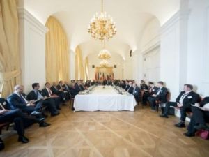 مشهد عام لاجتماع اللجنة المكلفة الاشراف على تطبيق الاتفاق المتعلق بالملف النووي الايراني، في فيينا
