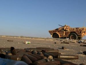 آلية تابعة لمقاتلين موالين لحكومة الوفاق الوطني في سرت
