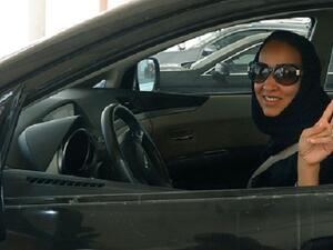 الناشطة السعودية منال الشريف في دبي تضامنا مع الحملة المطالبة بالسماح للسعوديات بقيادة السيارة
