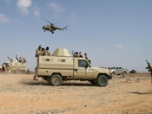 جنود يمنيون خلال عملية ضد القاعدة في جنوب اليمن في شبوة

