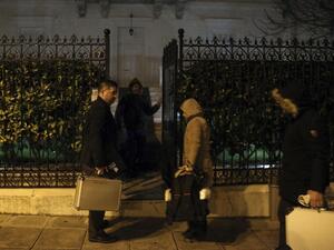 Police investigators enter the house of the Russian consul Andrei Malanin in Athens, Monday, Jan. 9, 2017. (Twitter)