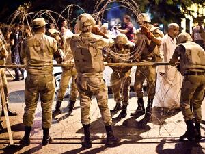 مقتل 8 من قوات الأمن المصرية في هجوم في منطقة سيناء
