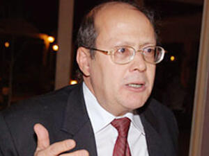  الكاتب الصحفي المصري عبد الحليم قنديل