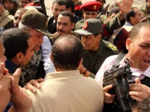 طنطاوي في ميدان التحرير/أ.ف.ب