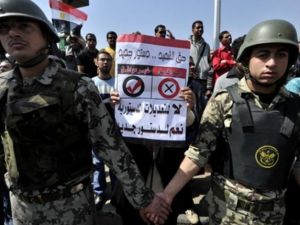 المصريون يصوتون على تسعة تعديلات في الدستور