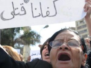 مصريات يشاركن في تظاهرة في القاهرة