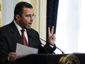  اعتقال رئيس الوزراء المصري السابق 