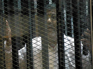 استئناف نظر قضية "اقتحام السجون" المتهم فيها الرئيس المصري المعزول محمد مرسي