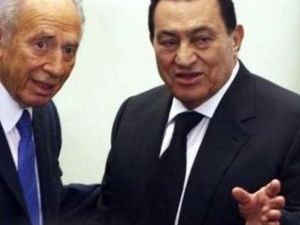 مبارك والرئيس الاسرائيلي شمعون بيريز