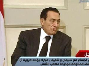 
  الرئيس المصري حسني مبارك في القاهرة الاحد بصورة التقطت من التلفزيون 