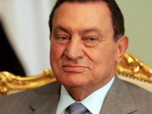 مبارك يرفض الحملات التي يتعرض لها وعائلته واصفا إياها بالظالمة