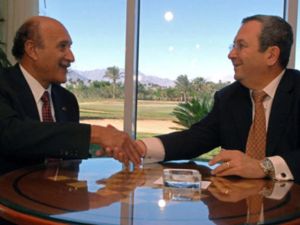 ارشيف: عمر سليمان مع وزير الدفاع الاسرائيلي ايهود باراك