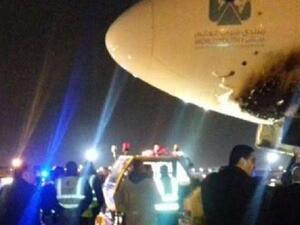  إخماد حريق أصاب مقدمة طائرة تابعة لشركة مصر للطيران