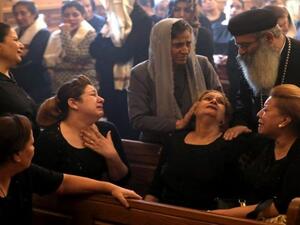 أقباط يشيعون ضحايا هجوم المنيا