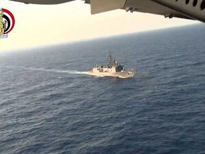 تواصل عمليات البحث عن الجثث والحطام وخصوصا الصندوقين الاسودين لطائرة مصر للطيران