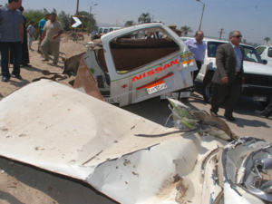 حادث اصطدام بين حافلة ركاب صغيرة وعربة نقل ثقيل