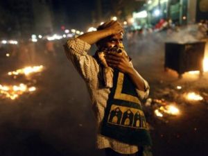 متظاهر مؤيد للرئيس مرسي في رمسيس/أ.ف.ب