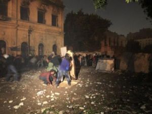 مقتل عشرة نشطاء وإصابة أكثر من 500 شخص في مواجهات ميدان التحرير