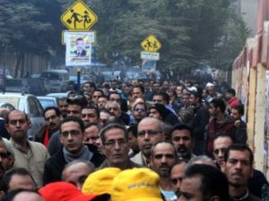 مراكز الاقتراع أغلقت أبوابها مساء الاربعاء بعد أن تم تمديدها لساعة إضافية