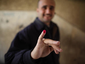 في الانتخابات المقرر إجراؤها في مايو / أيار المقبل، يتنافس 7376 مرشحا