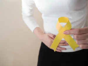 من أعراض مرض داء البطانة الرحمية الهاجرة دورة شهرية غزيرة
