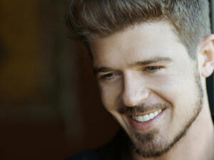 Robin Thicke's new album Morning Sun is dedicated to new beginnings after a tumultuous two years. (YouTube)