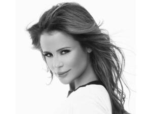 Carole Samaha shares her "Feelings" of success with Egypt