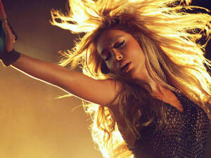 Maya Diab is in heaven, taking a vacay with her husband 'cause apparently she's still married! (Image: Facebook)