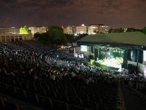 Nancy Ajram in Turkey: concert empties out or half empty?