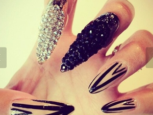 Haifa gets her claws out on Twitter (Image: Twitter)