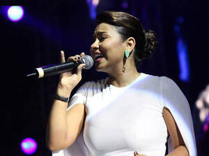 Sherine shines on stage (Image: Facebook)