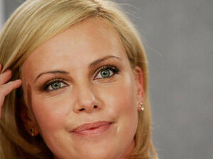 النجمة الأميركية تشارليز ثيرون