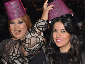 الفنانة فيفي عبده وابنتها هنادي