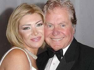 Liqa and her ex-husband Fahmy still feuding over the large sum of money he owes her. (Gololy)