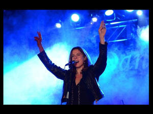 Mary McBride knows how to rock the house! (Image: www.marymcbride.com)